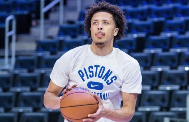 现出对足球 现出对足球